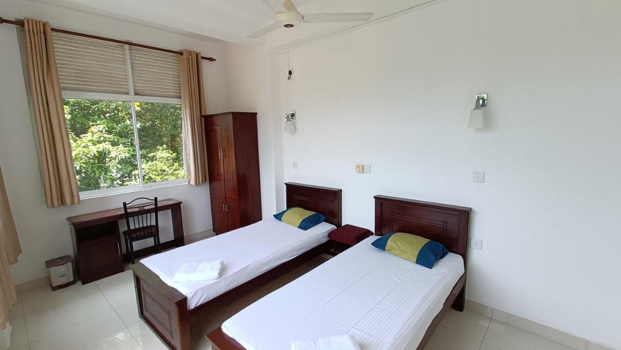 Guest house Smile Hub -youth Hostel-