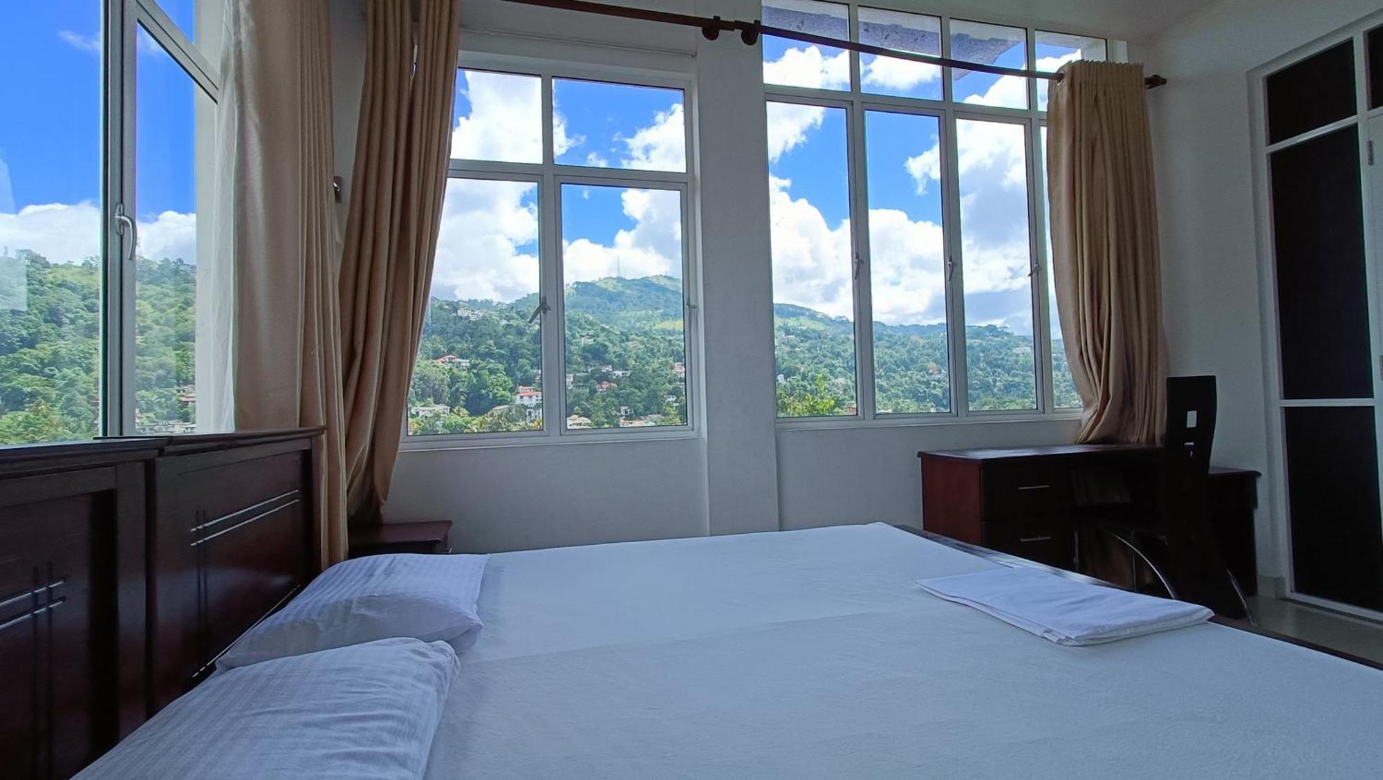 Smile Hub -youth Hostel- * Kandy